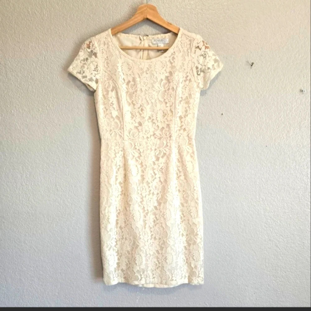 💚5/$25 White Lace Sheath Pencil Dress in Ivory Cream Size Small